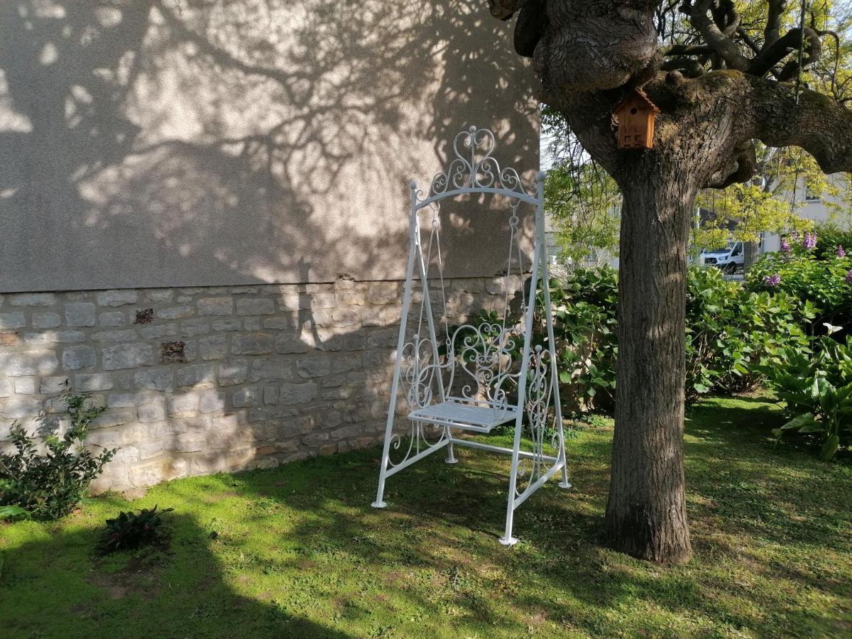 La Roseliere Maison Plain Pied Confortable Belle Decoration Jardin Magnifique 10 Mn A Pied Centre Ville Bayeux Proche Plages Du Debarquement 外观 照片