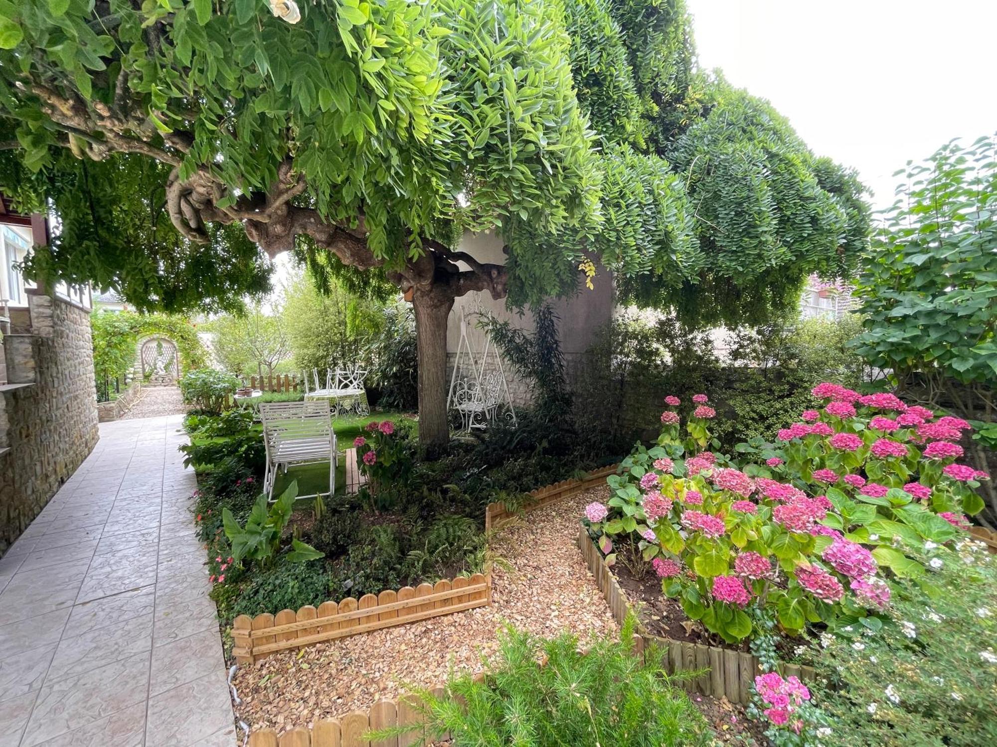La Roseliere Maison Plain Pied Confortable Belle Decoration Jardin Magnifique 10 Mn A Pied Centre Ville Bayeux Proche Plages Du Debarquement 外观 照片