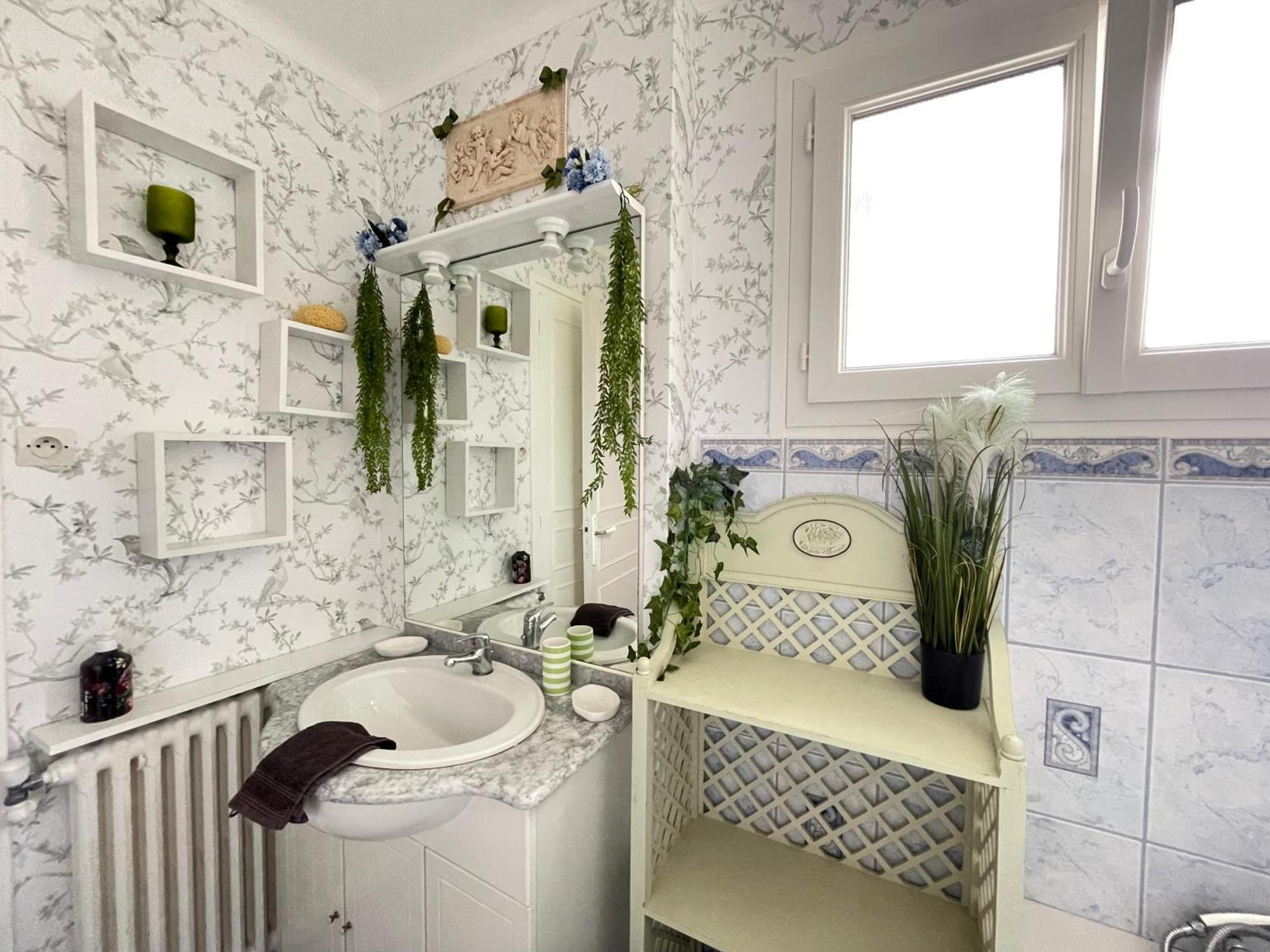 La Roseliere Maison Plain Pied Confortable Belle Decoration Jardin Magnifique 10 Mn A Pied Centre Ville Bayeux Proche Plages Du Debarquement 外观 照片