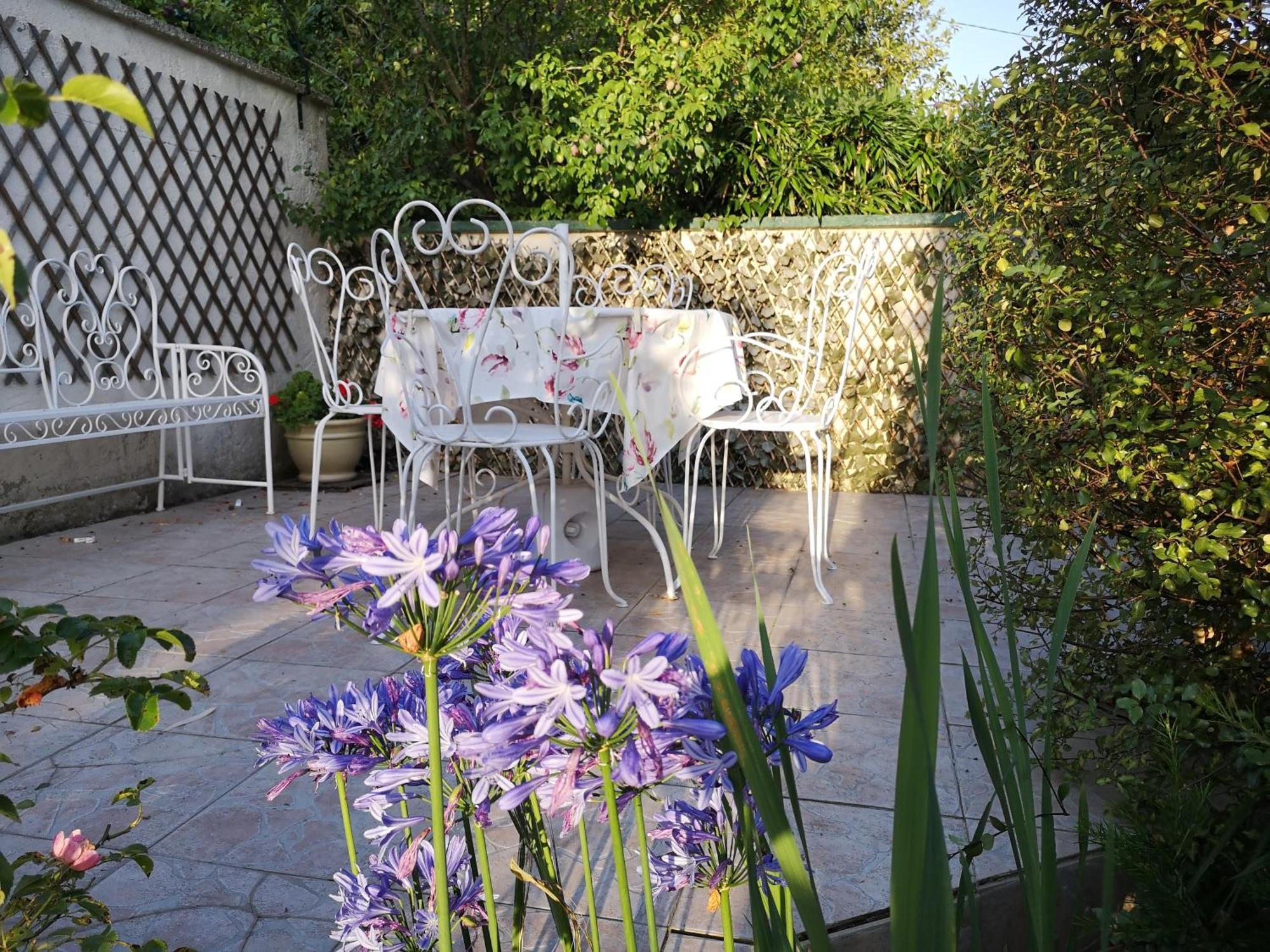 La Roseliere Maison Plain Pied Confortable Belle Decoration Jardin Magnifique 10 Mn A Pied Centre Ville Bayeux Proche Plages Du Debarquement 外观 照片